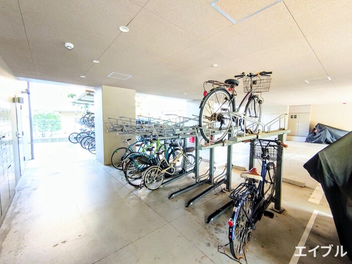 物件外観写真5　(駐輪場)