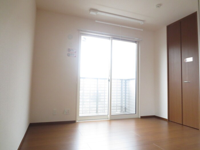 物件内観写真16　(内観写真)