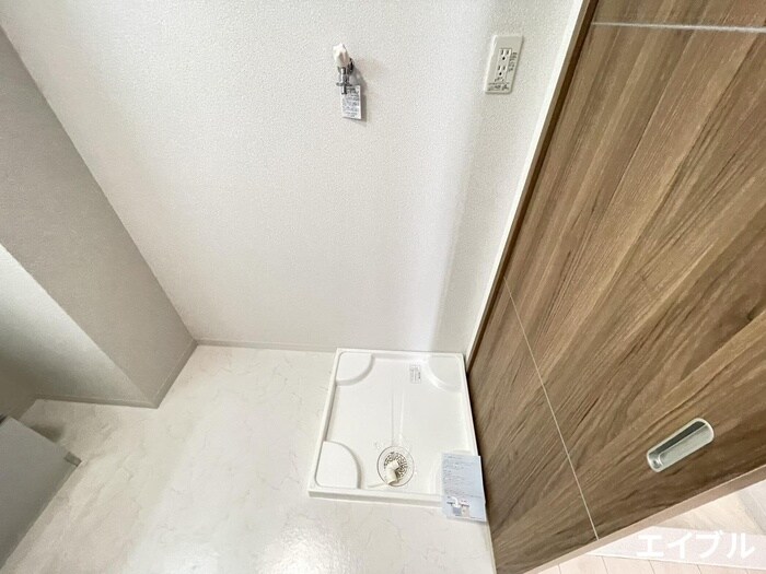 物件内観写真12　(洗濯機置場)