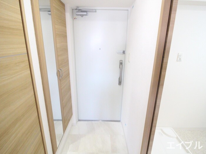 物件内観写真13　(玄関)