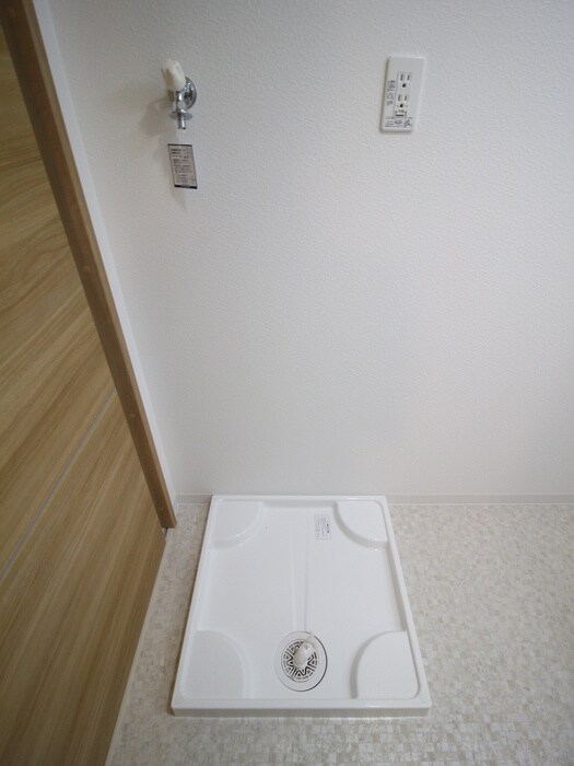 物件内観写真17　(洗濯機置場)