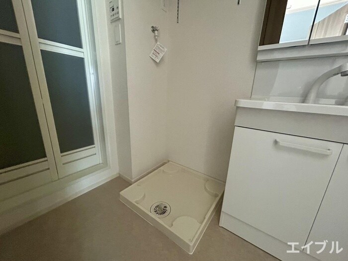 物件内観写真13　(洗濯機置場)