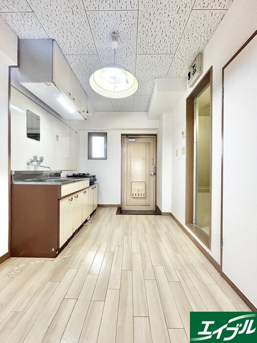 物件内観写真13　(廊下)