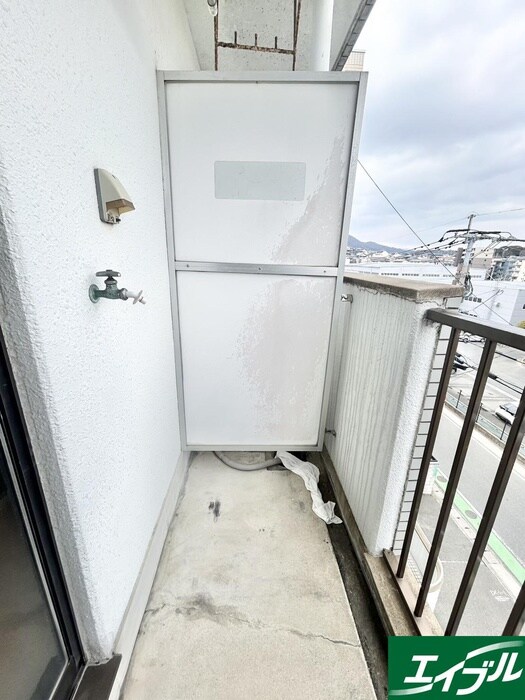 物件内観写真18　(洗濯機置場)