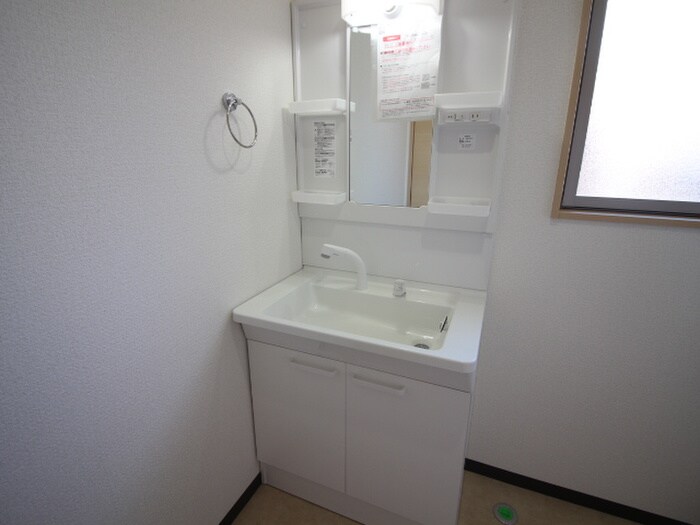 物件内観写真9　(洗面)