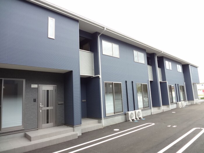 物件外観写真6　(エントランス部分)