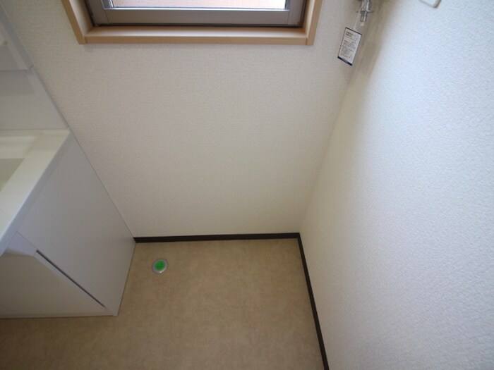 物件内観写真14　(洗濯機置場)