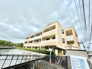 ロイヤルシャトー片山外観写真