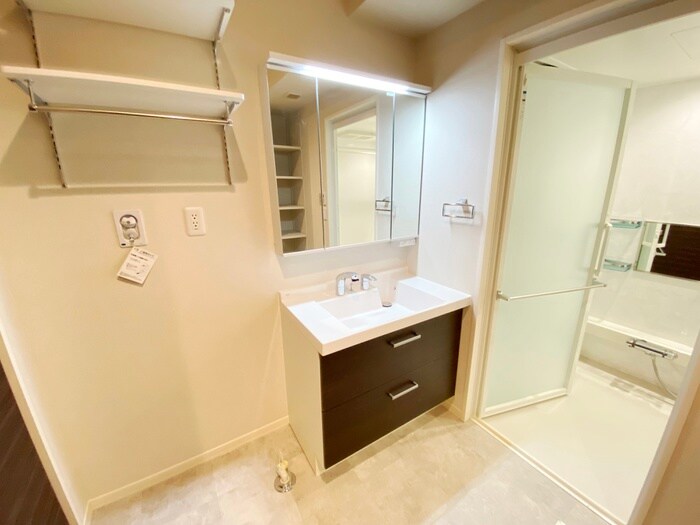 物件内観写真9　(洗面)