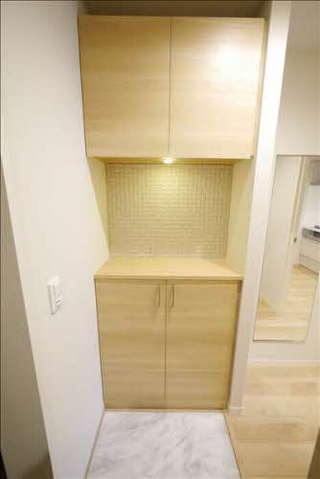 物件内観写真11　(玄関)