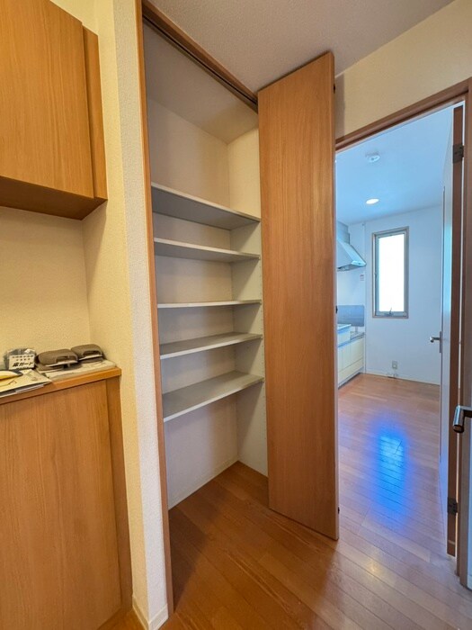 物件内観写真13　(収納)