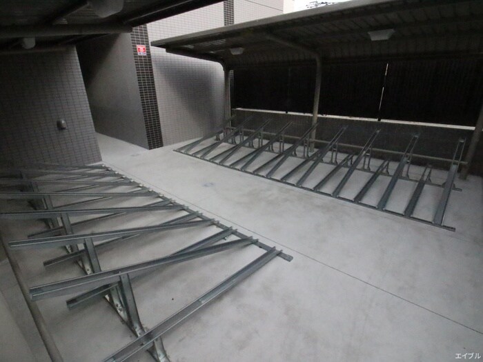 物件外観写真6　(駐輪場)