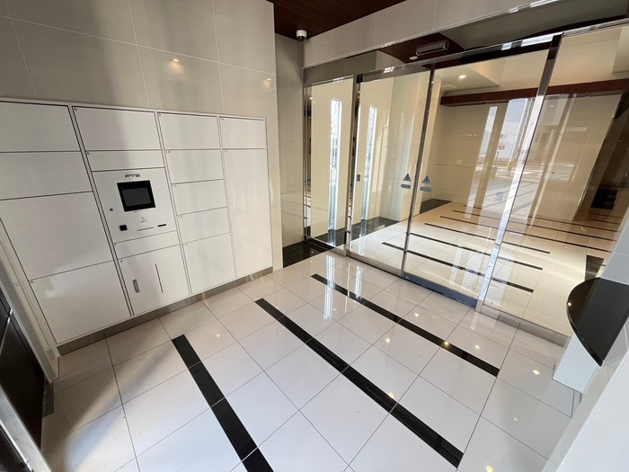 物件外観写真4　(エントランス部分)