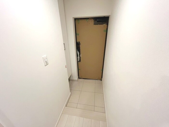 物件内観写真14　(玄関)