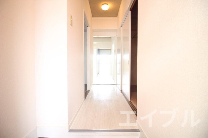 物件内観写真16　(廊下)