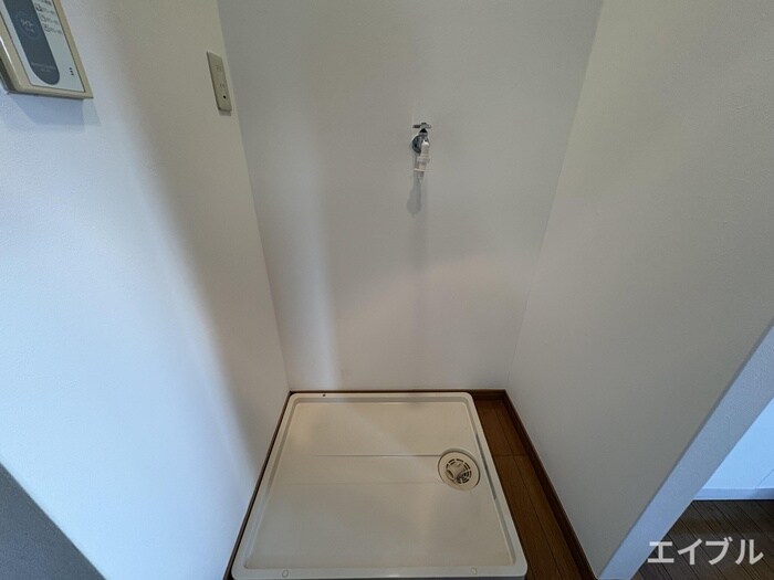 物件内観写真11　(洗濯機置場)