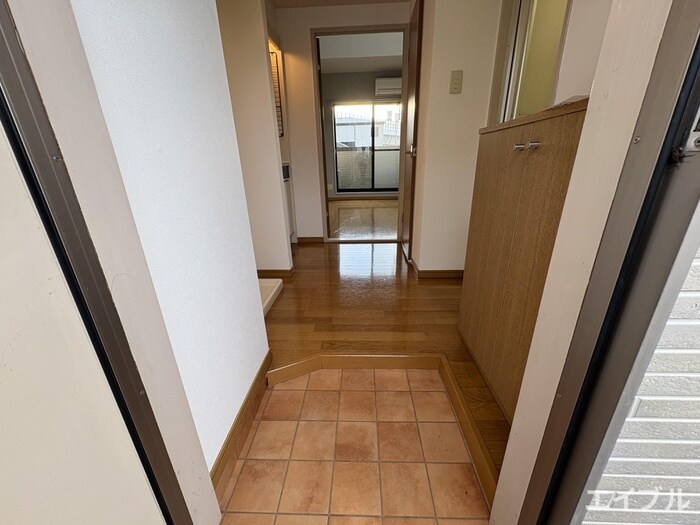 物件内観写真14　(玄関)
