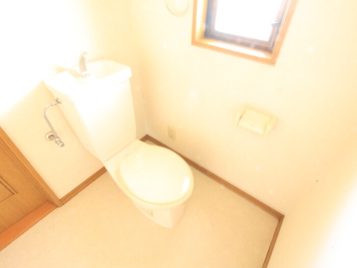 物件内観写真8　(トイレ)