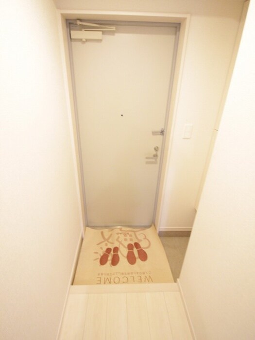 物件内観写真7　(玄関)