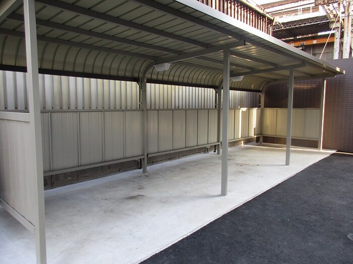 物件外観写真5　(駐輪場)