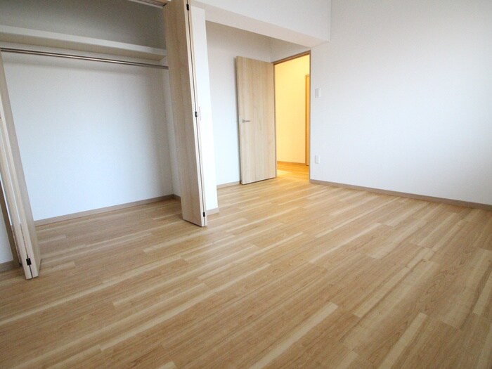 物件内観写真13　(玄関)