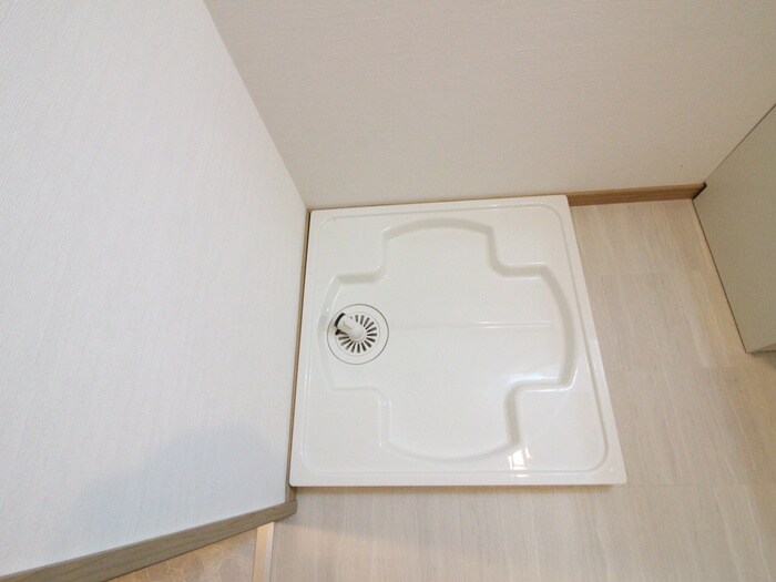 物件内観写真16　(洗濯機置場)