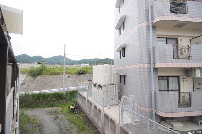 物件内観写真13　(室内からの展望)