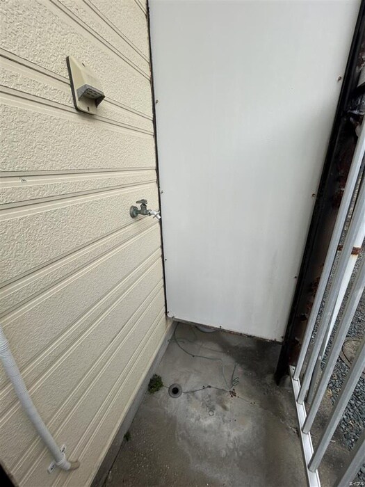 物件内観写真16　(洗濯機置場)