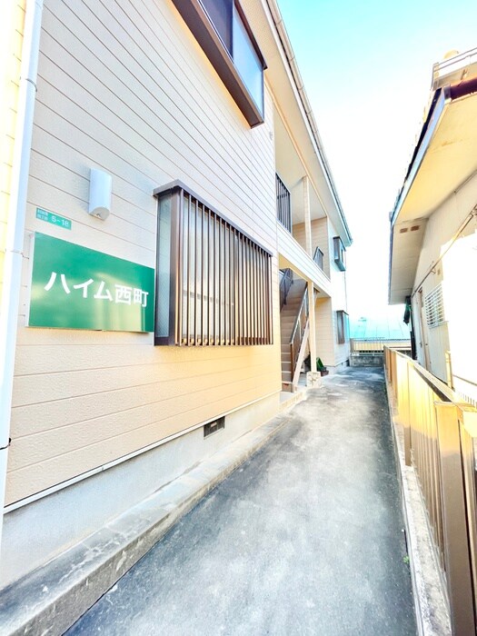 物件外観写真3　(エントランス部分)