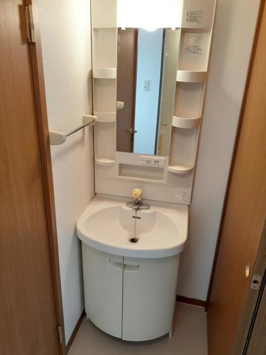 物件内観写真9　(洗面)