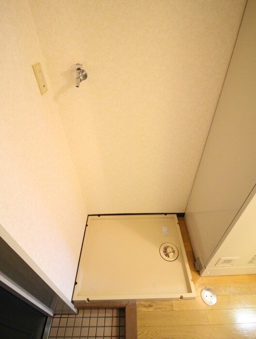 物件内観写真14　(洗濯機置場)