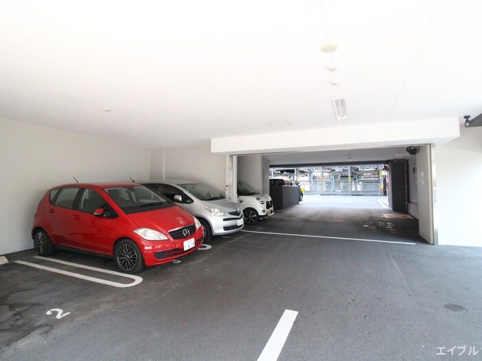 物件外観写真3　(駐車場)