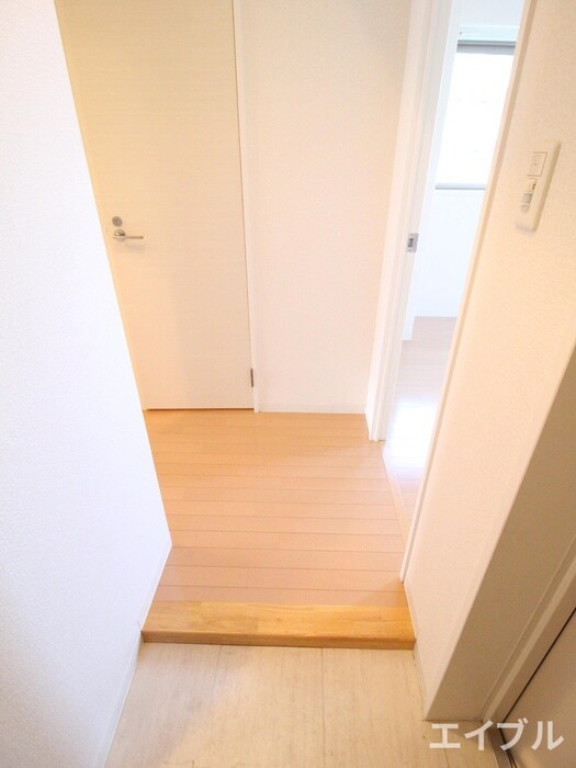 物件内観写真13　(玄関)