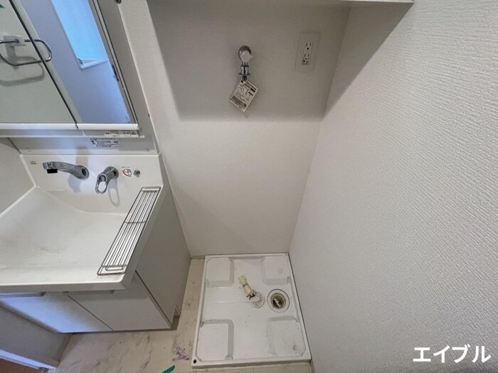 物件内観写真14　(洗濯機置場)