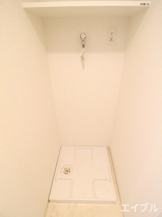 物件内観写真16　(洗濯機置場)