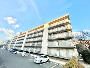 ｴﾒﾗﾙﾄﾞﾀｳﾝ本城Ａ棟（205）外観写真