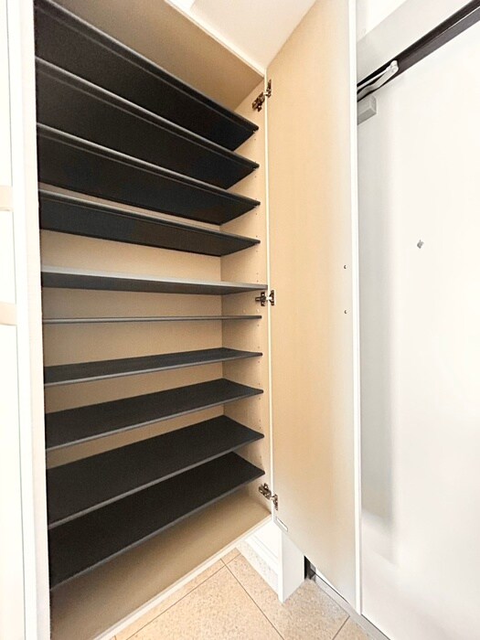 物件内観写真8　(靴箱)