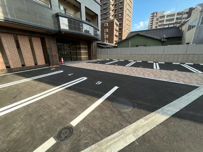 物件外観写真3　(駐車場)