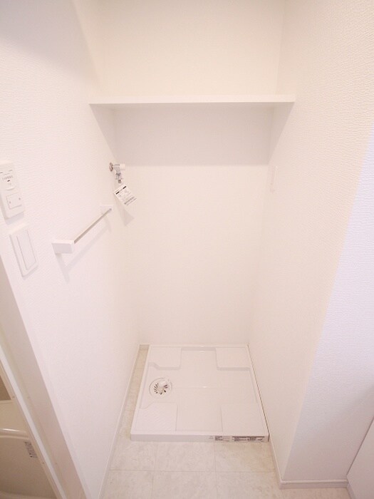 物件内観写真12　(洗濯機置場)