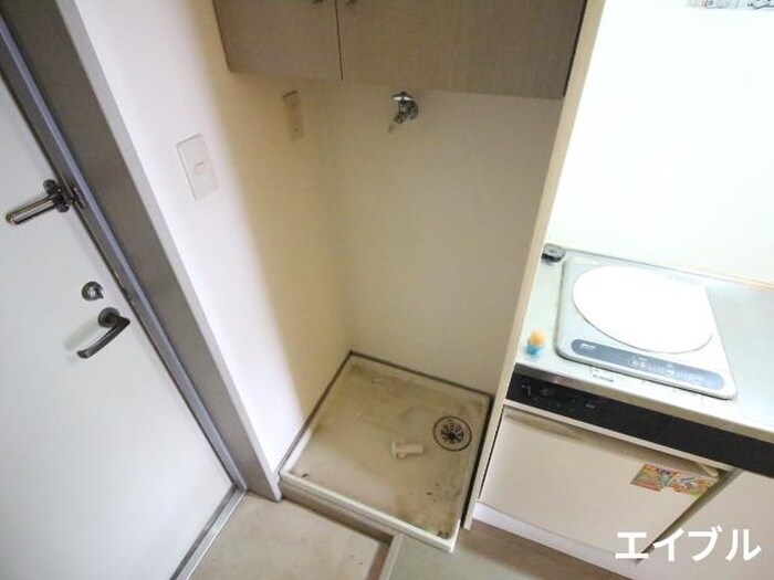 物件内観写真14　(洗濯機置場)