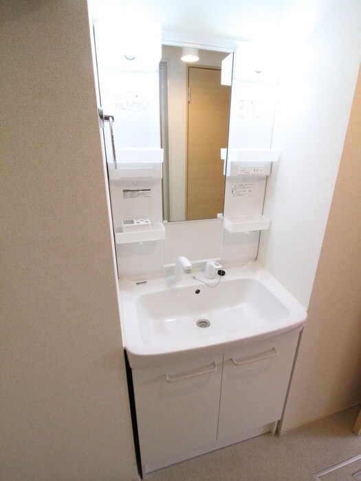 物件内観写真8　(洗面)