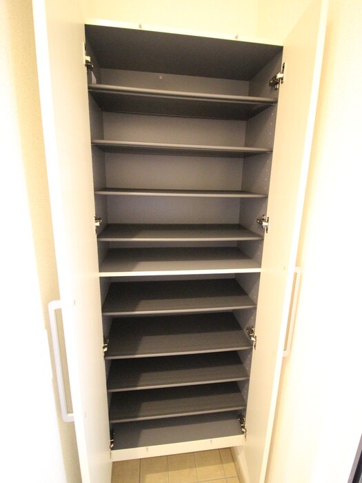 物件内観写真13　(靴箱)