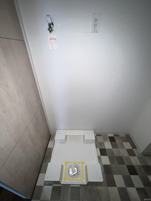 物件内観写真13　(洗濯機置場)