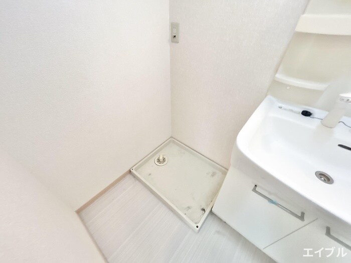 物件内観写真18　(洗濯機置場)