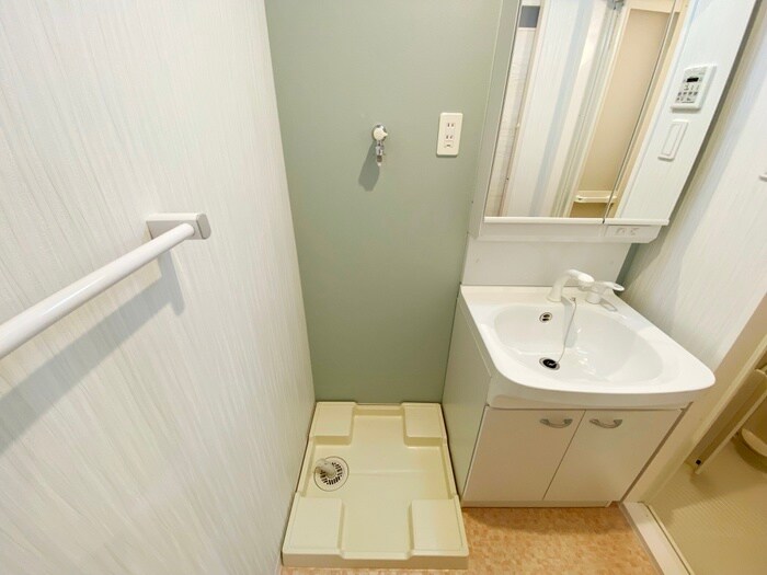 物件内観写真11　(洗濯機置場)