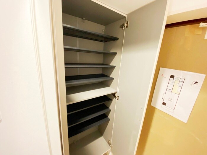 物件内観写真14　(靴箱)