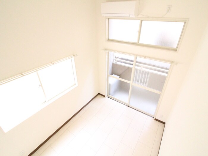 物件内観写真9　(居室)