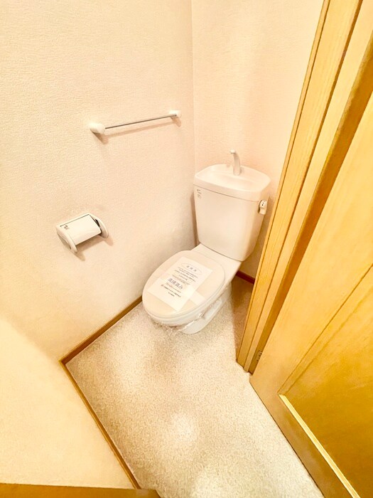 物件内観写真8　(トイレ)