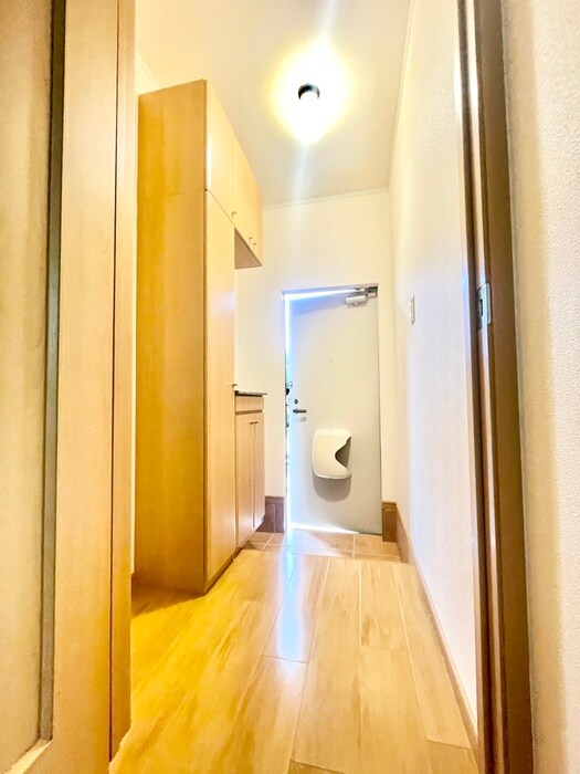 物件内観写真11　(玄関)