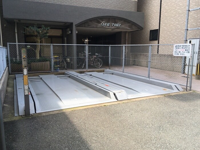 物件外観写真3　(駐車場)